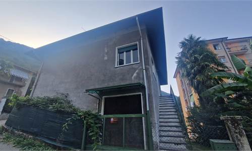 La casa indipendente a Omegna non esiste?